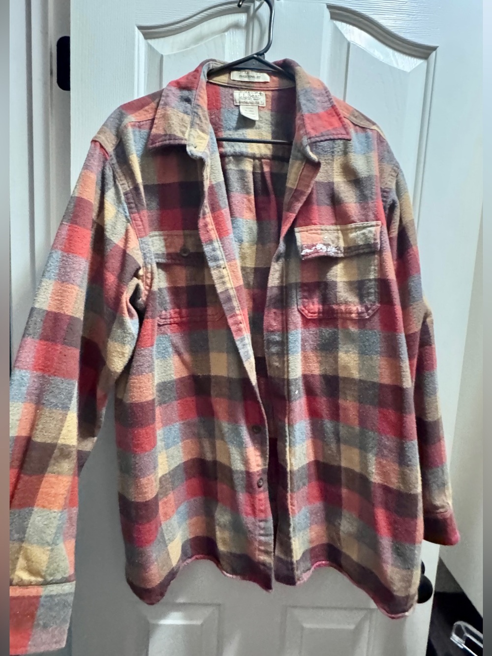 Vintage L.L. Bean Plaid Chamois Shirt in Red, Tan & Gray **PAINT MARK ON POCKET
